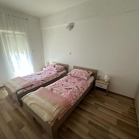 Maris Apartment Gospic Bagian luar foto