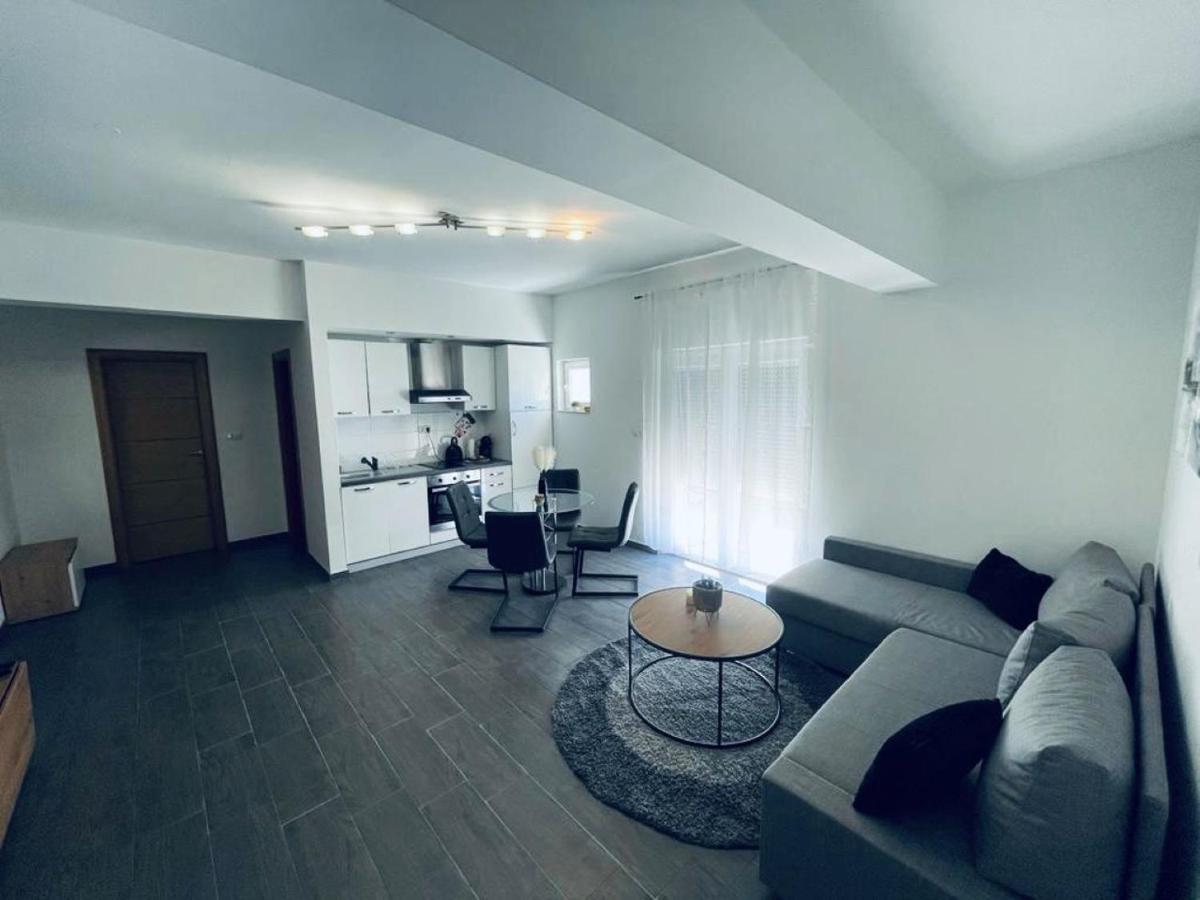 Maris Apartment Gospic Bagian luar foto