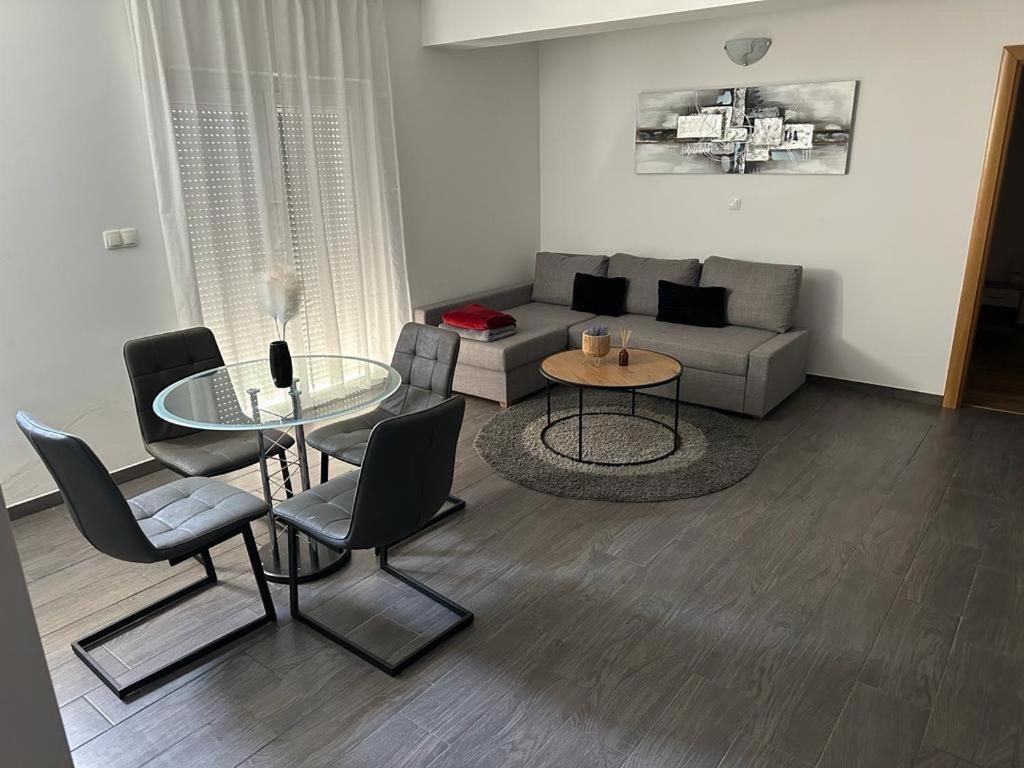 Maris Apartment Gospic Bagian luar foto